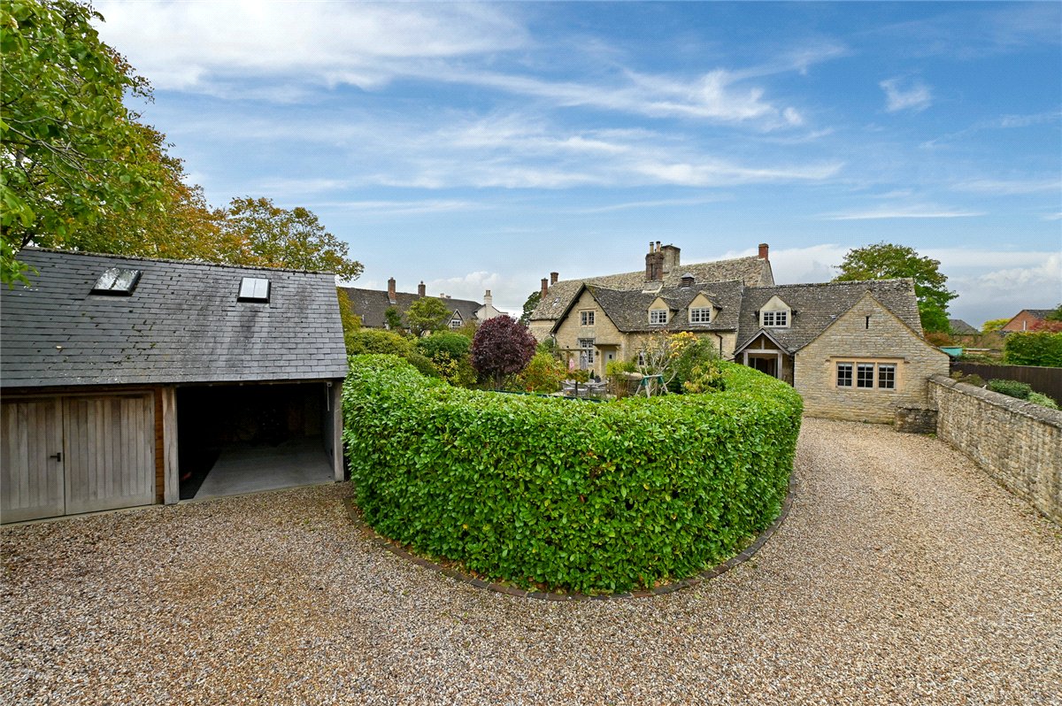 4 bedroom House, Witney Road, Ducklington, OX29 - Let Agreed