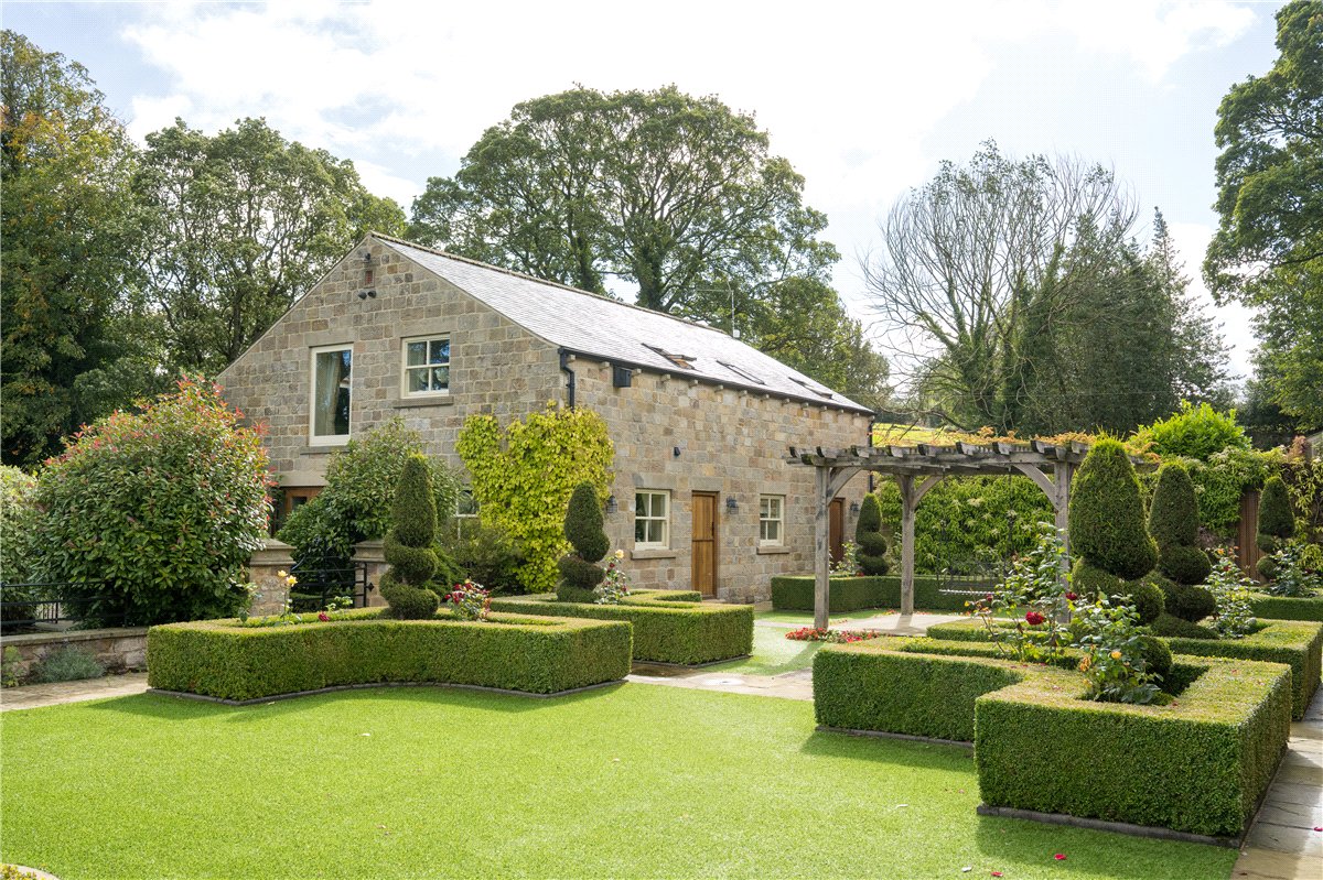 10 bedroom House, Felliscliffe, Harrogate, HG3 - Available, Image 1