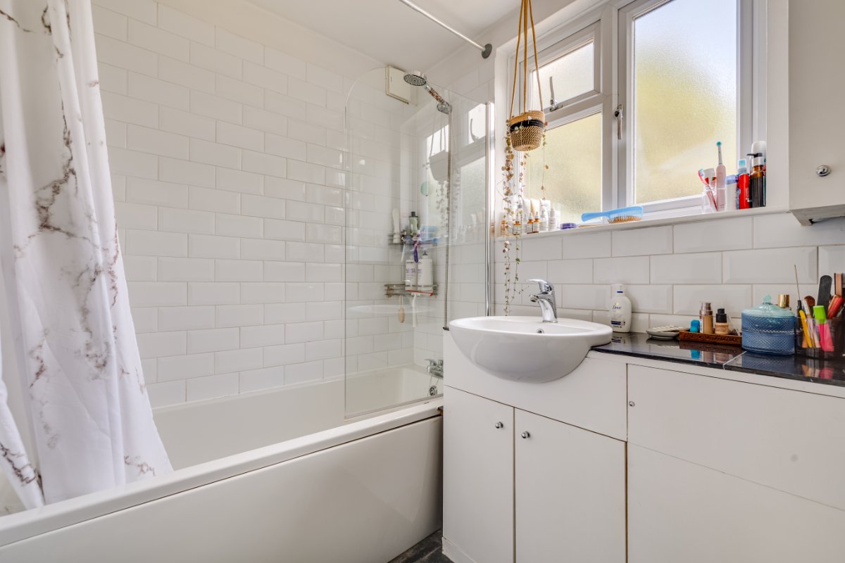 1 bedroom Flat, Railway Side, London, SW13 - Available, Image 9
