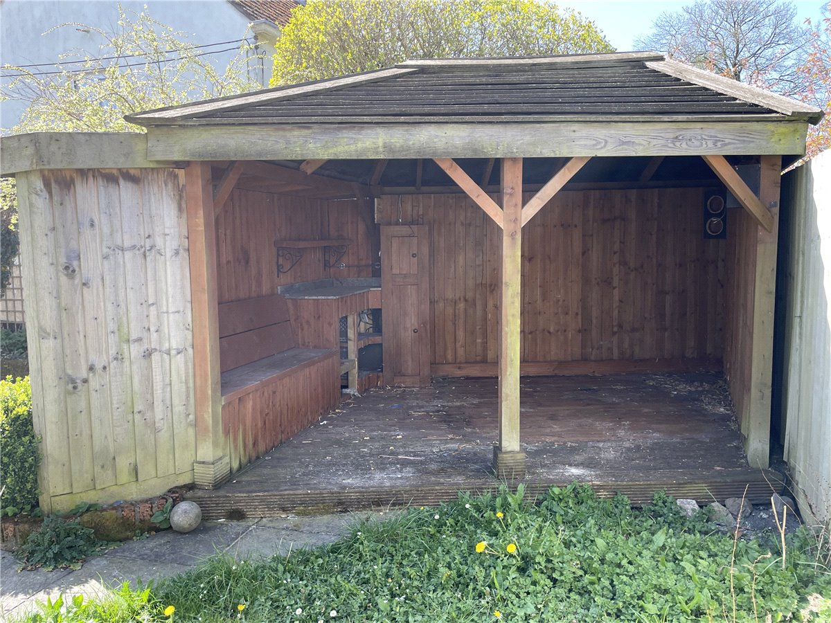 3 bedroom House, Bondfields, Woodborough, SN9 - Sold STC, Image 2