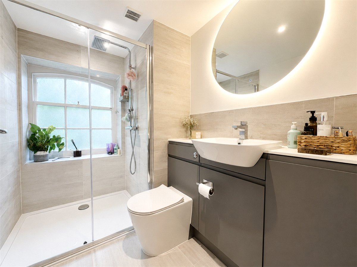 2 bedroom Flat, Westgate Chambers, Staple Gardens, SO23 - Let Agreed, Image 5