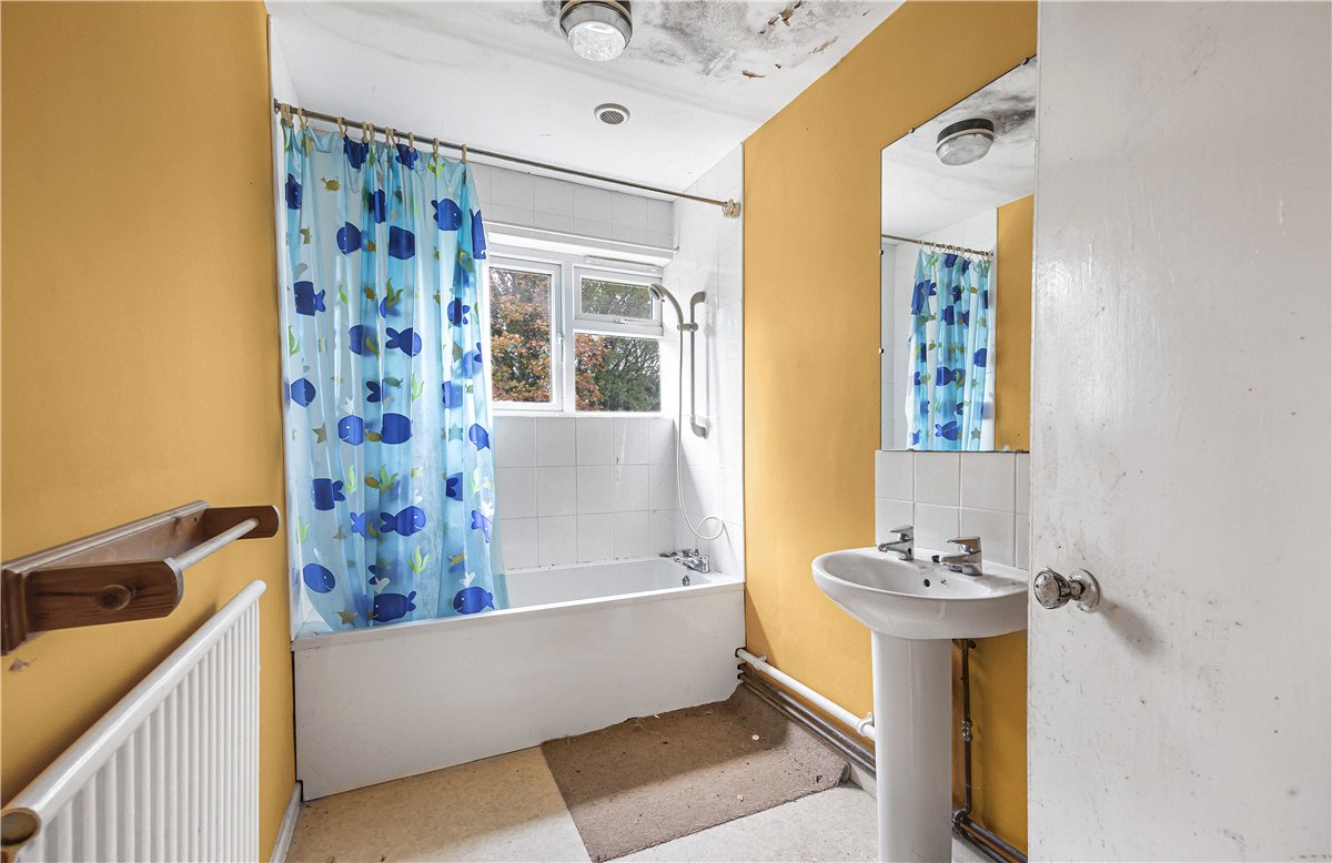 4 bedroom House, Queen Camel, Yeovil, BA22 - Available, Image 11