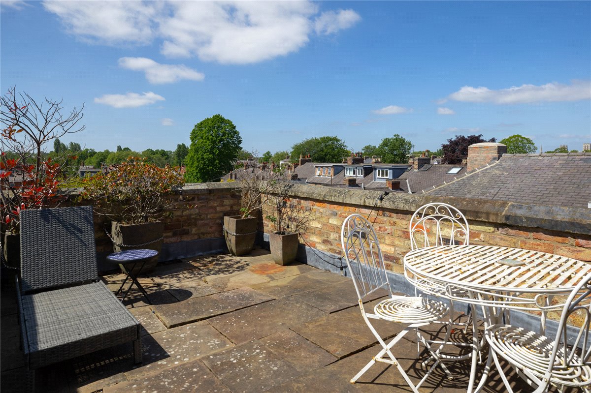 5 bedroom House, Fulford Road, York, YO10 - Sold, Image 2