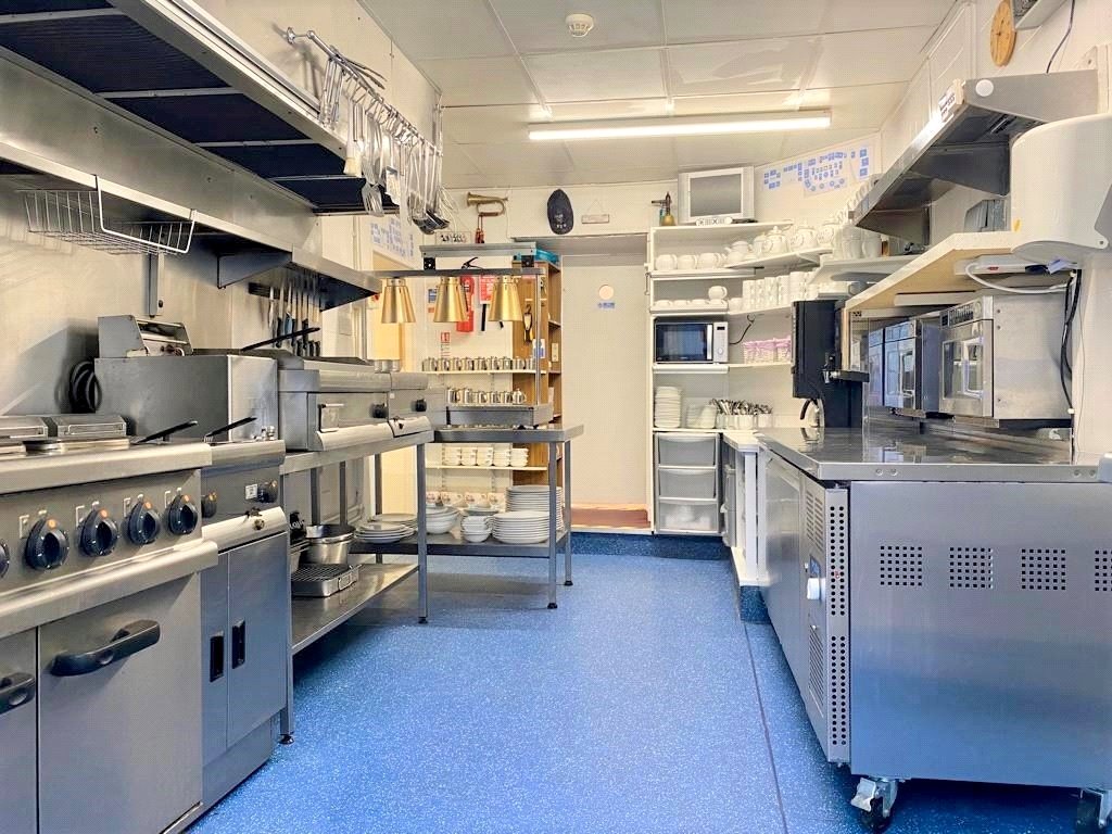 5 bedroom House, Eastcliff Road, Shanklin, PO37 - Available, Image 28