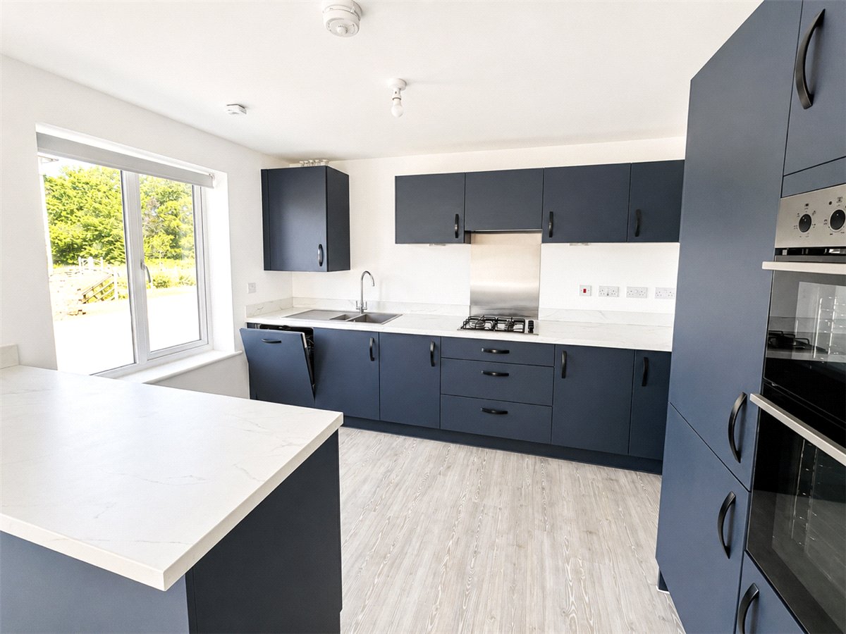 4 bedroom House, Flagpond Road, Whiteley, PO15 - Available, Image 4