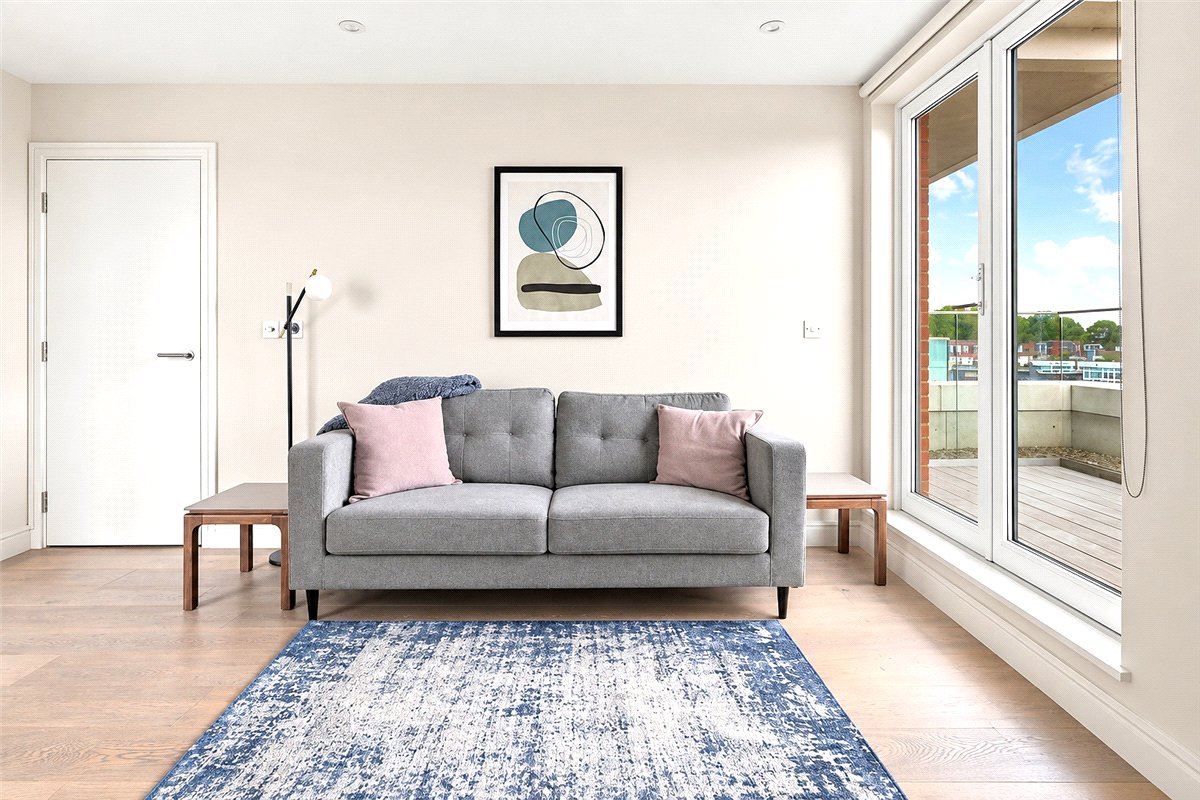 2 bedroom Flat, Broomhouse Lane, London, SW6 - Available, Image 11