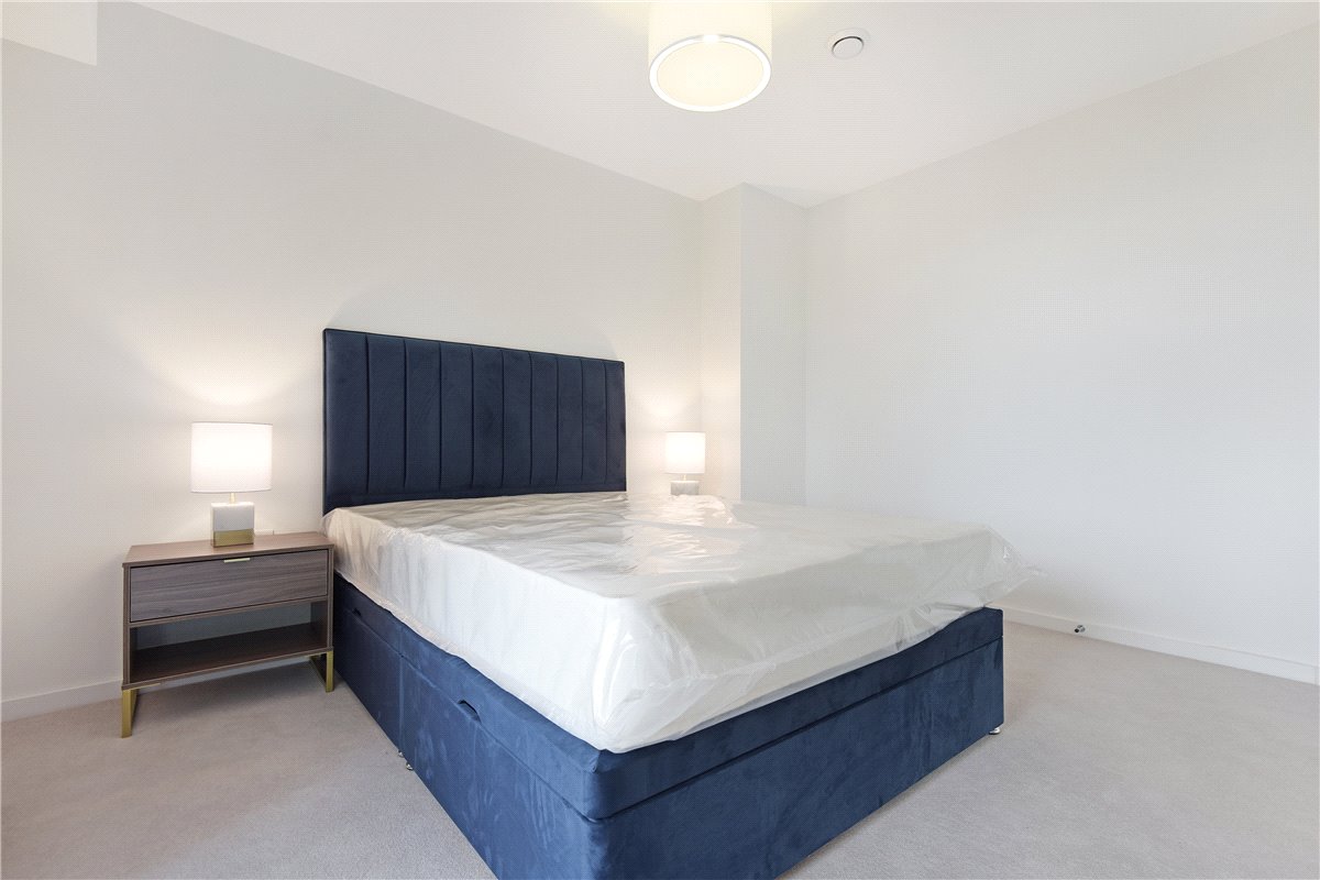 1 bedroom Flat, Heartwell Avenue, London, E16 - , Image 1