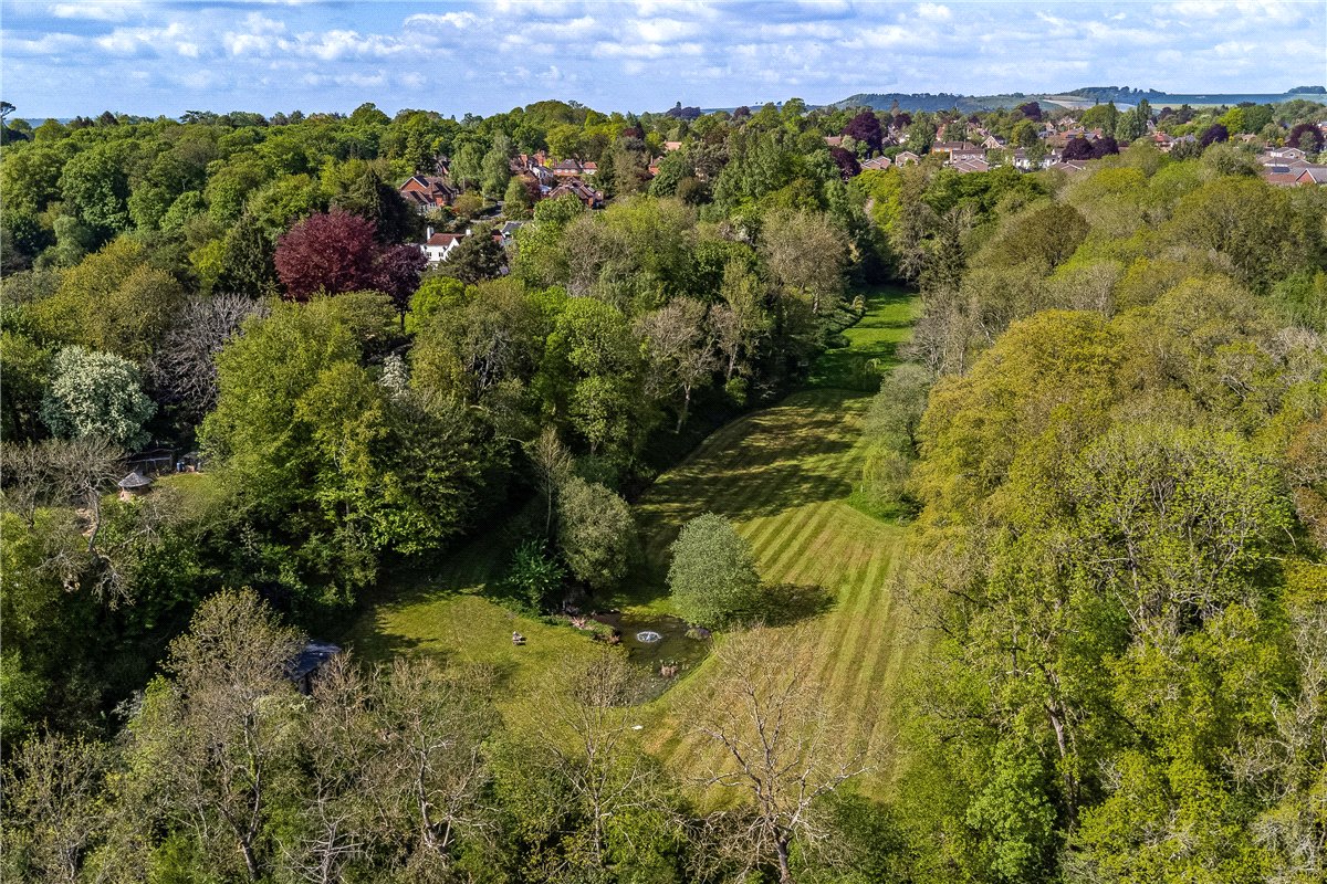 5 bedroom House, The Fairway, Devizes, SN10 - Available, Image 44