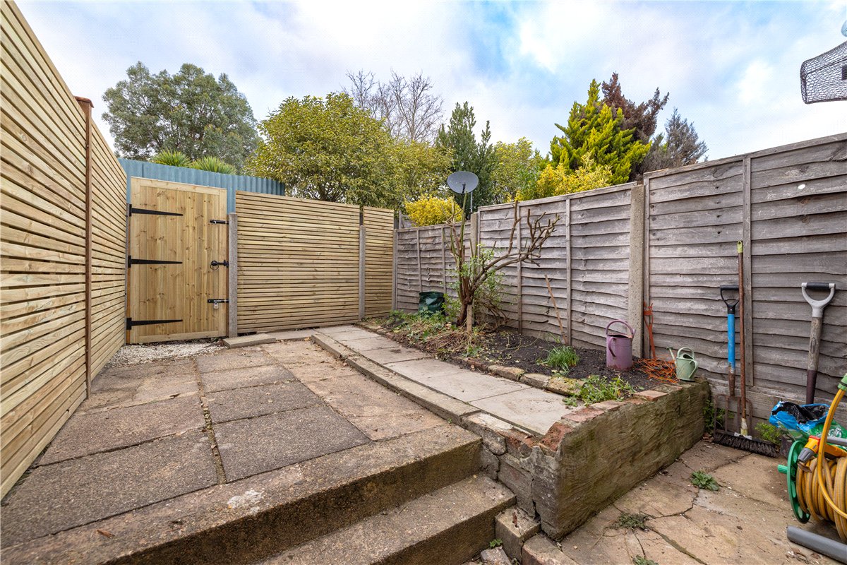 3 bedroom Flat, Balvernie Grove, London, SW18 - Sold, Image 1