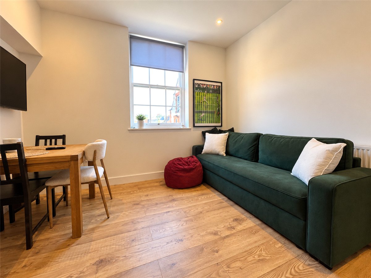 1 bedroom Flat, Staple Gardens, Winchester, SO23 - , Image 2