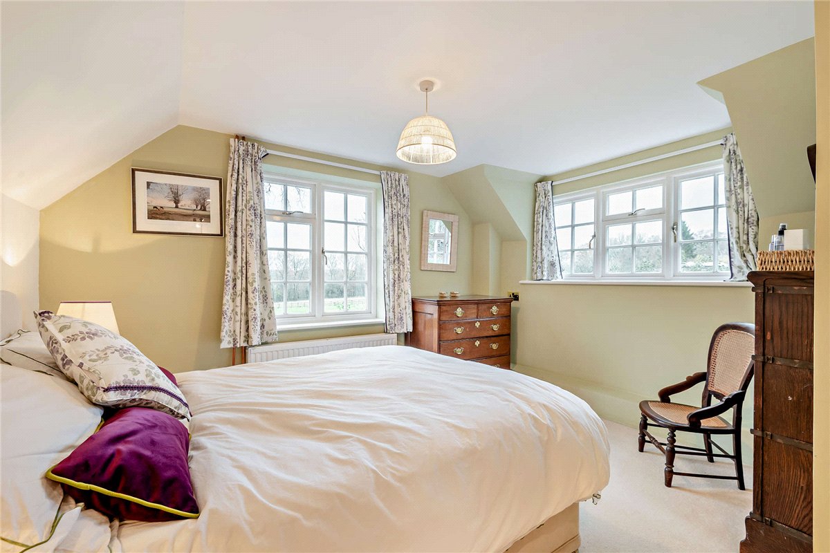 5 bedroom House, Crookham Common, Thatcham, RG19 - Available, Image 15