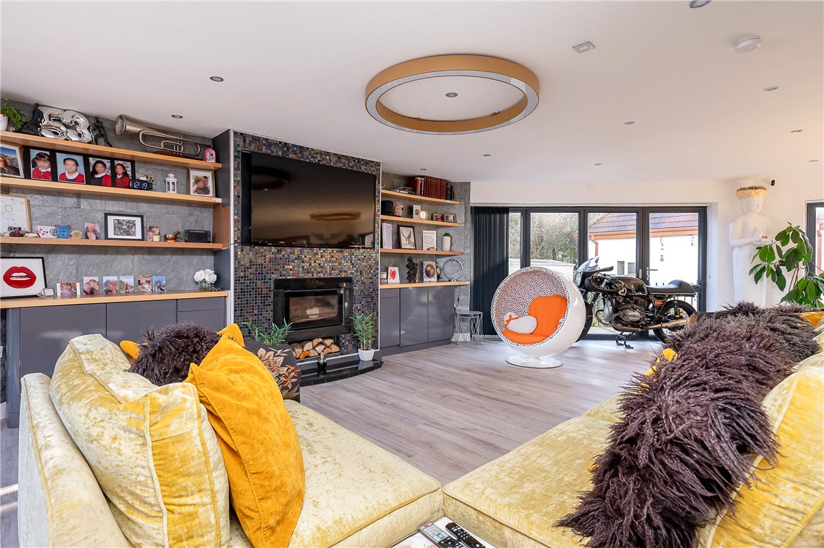 5 bedroom House, East Lea View, Cayton, YO11 - Available, Image 9