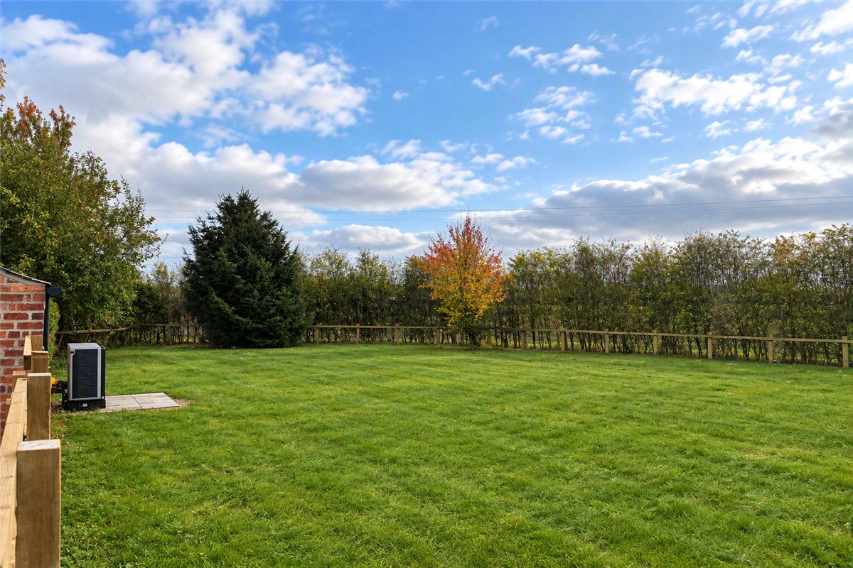 3 bedroom House, Sutton on Derwent, York, YO41 - Available, Image 9