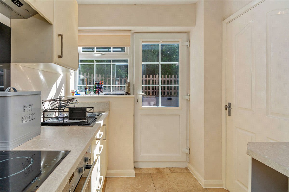 4 bedroom House, Normay Rise, Newbury, RG14 - Available, Image 7