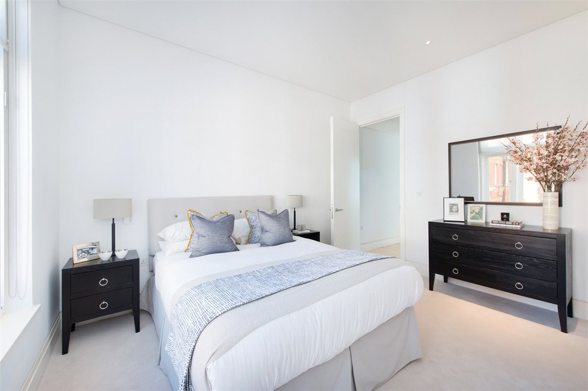 3 bedroom Maisonette, Green Street, Mayfair, W1K - Available, Image 6