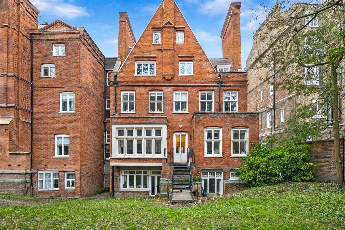 3 bedroom Flat, Harrington Gardens, London, SW7 - Available, Image 7