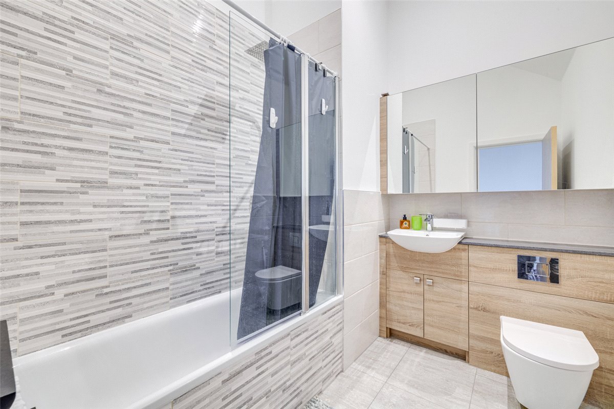 3 bedroom House, Harlow Gardens, Kingston upon Thames, KT1 - , Image 1