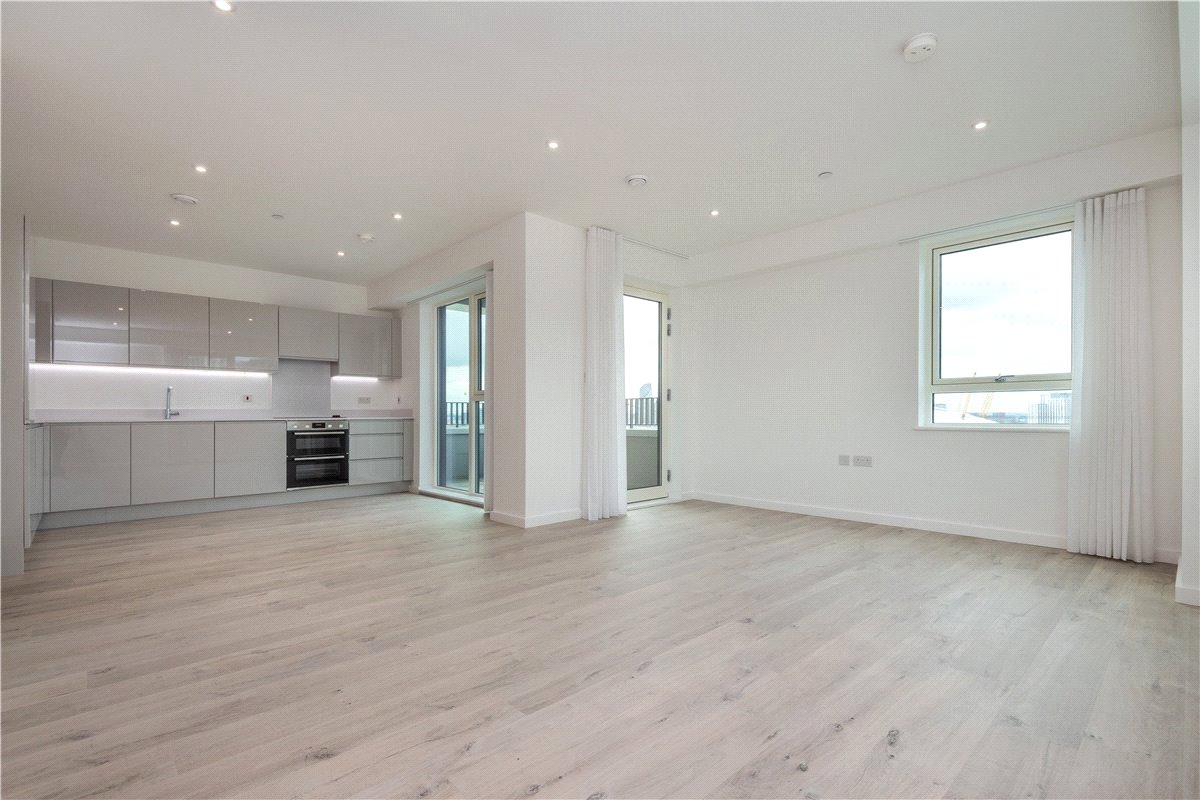 3 bedroom Flat, Heartwell Avenue, London, E16 - Let Agreed