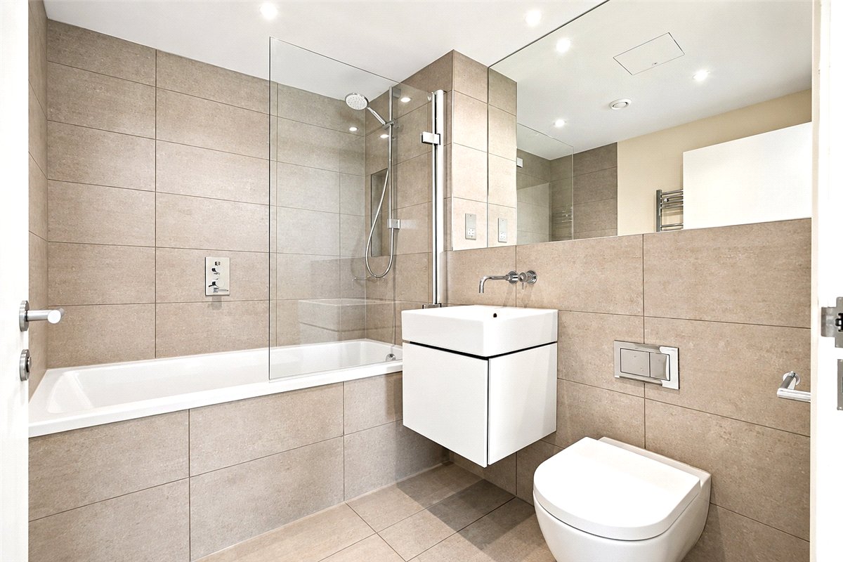 2 bedroom Flat, Broomhouse Lane, London, SW6 - Available, Image 5