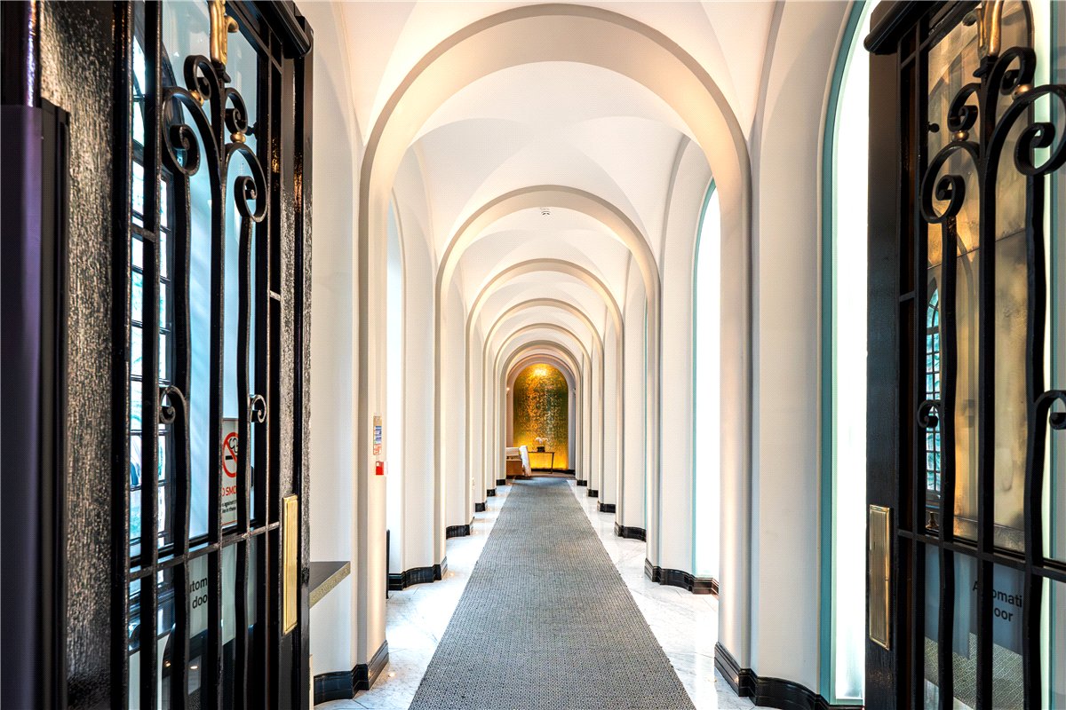 4 bedroom Flat, North Row, Mayfair, W1K - Available, Image 2