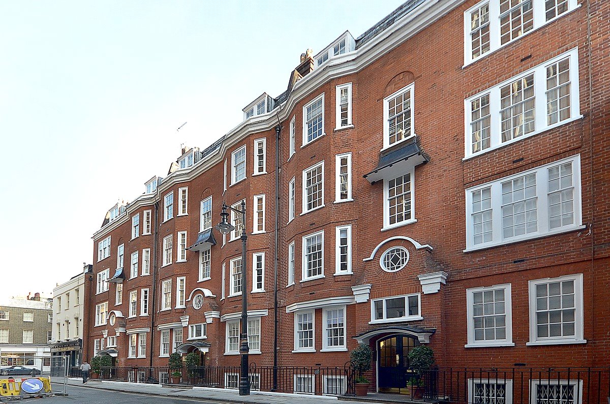 1 bedroom Flat, Garrick House, Carrington Street, W1J - Sold