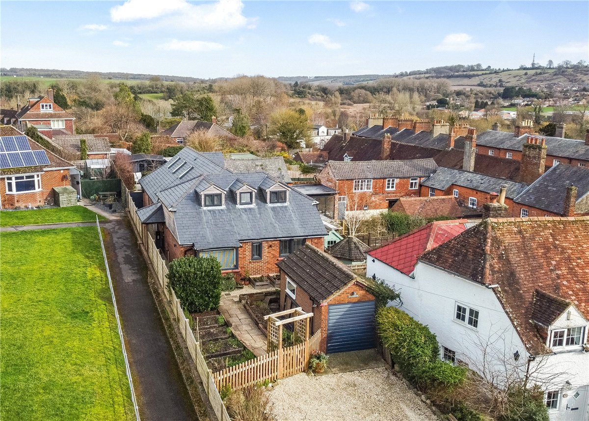 4 bedroom House, Blowhorn Street, Marlborough, SN8 - Sold
