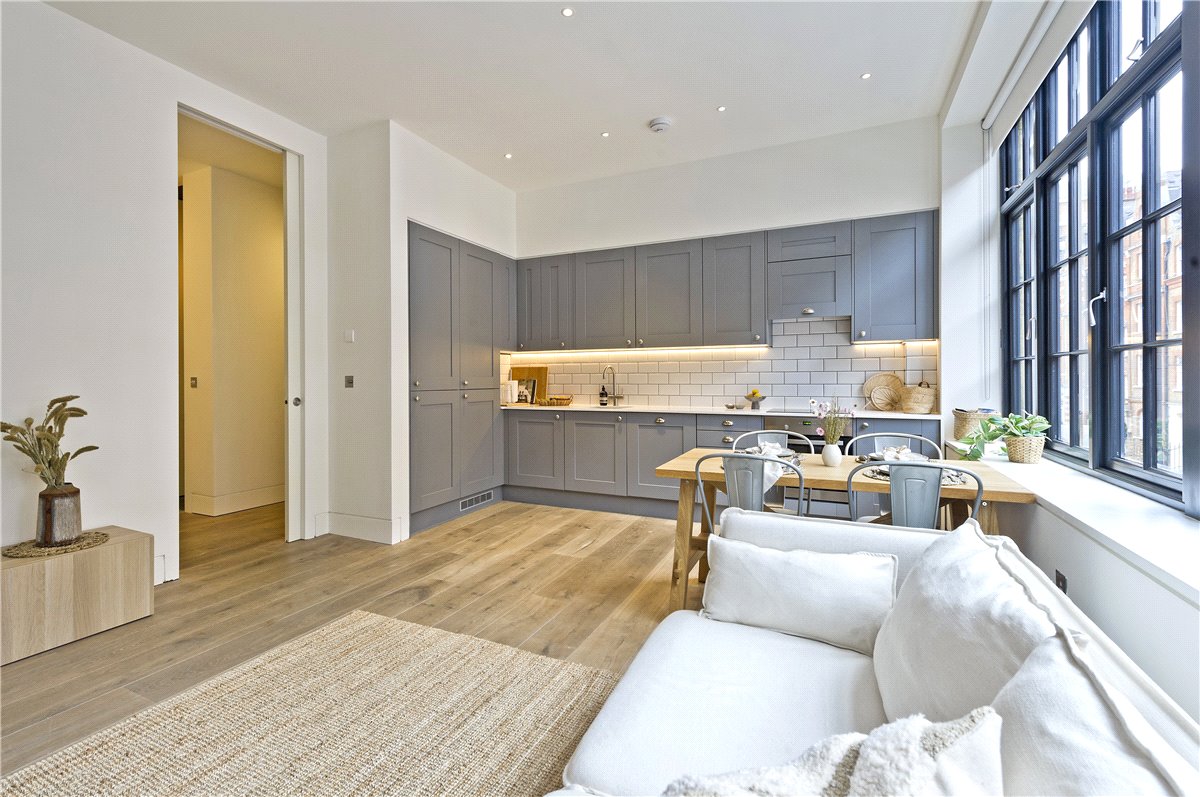 2 bedroom Flat, Great Titchfield Street, London, W1W - Available, Image 9