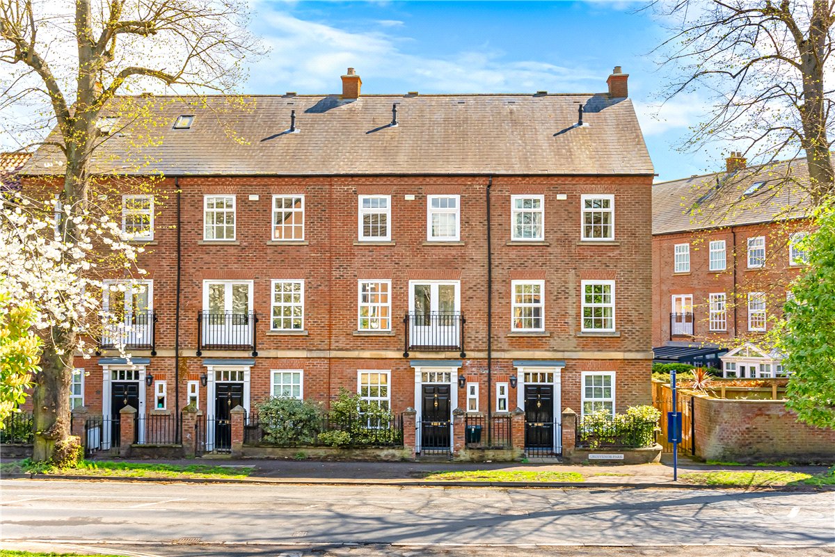 4 bedroom House, Grosvenor Park, York, YO30 - Available