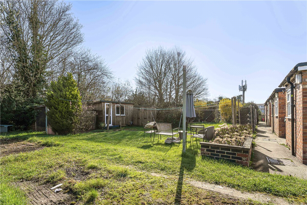 2 bedroom House, Alchester Terrace, Bicester, OX26 - Available, Image 2