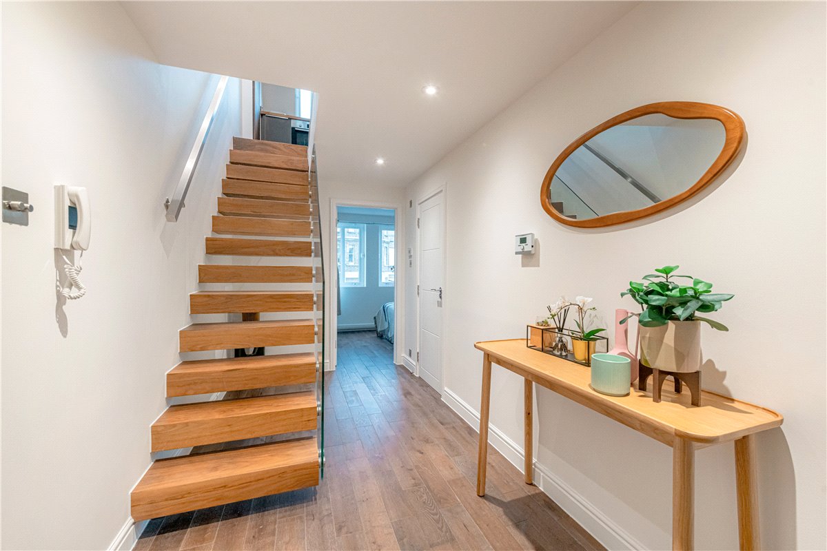 2 bedroom Flat, Curzon Street, Mayfair, W1J - Available, Image 6