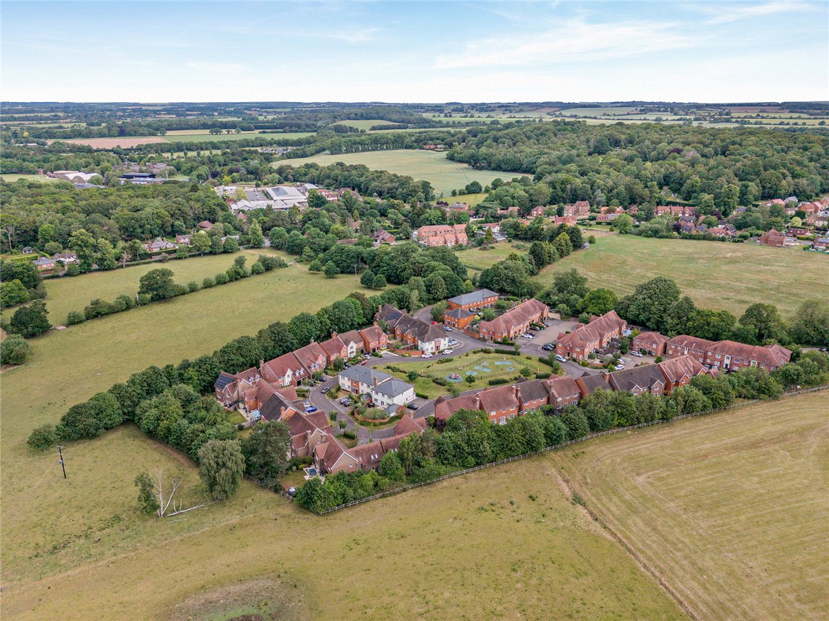4 bedroom House, Hermitage Green, Hermitage, RG18 - Available, Image 36