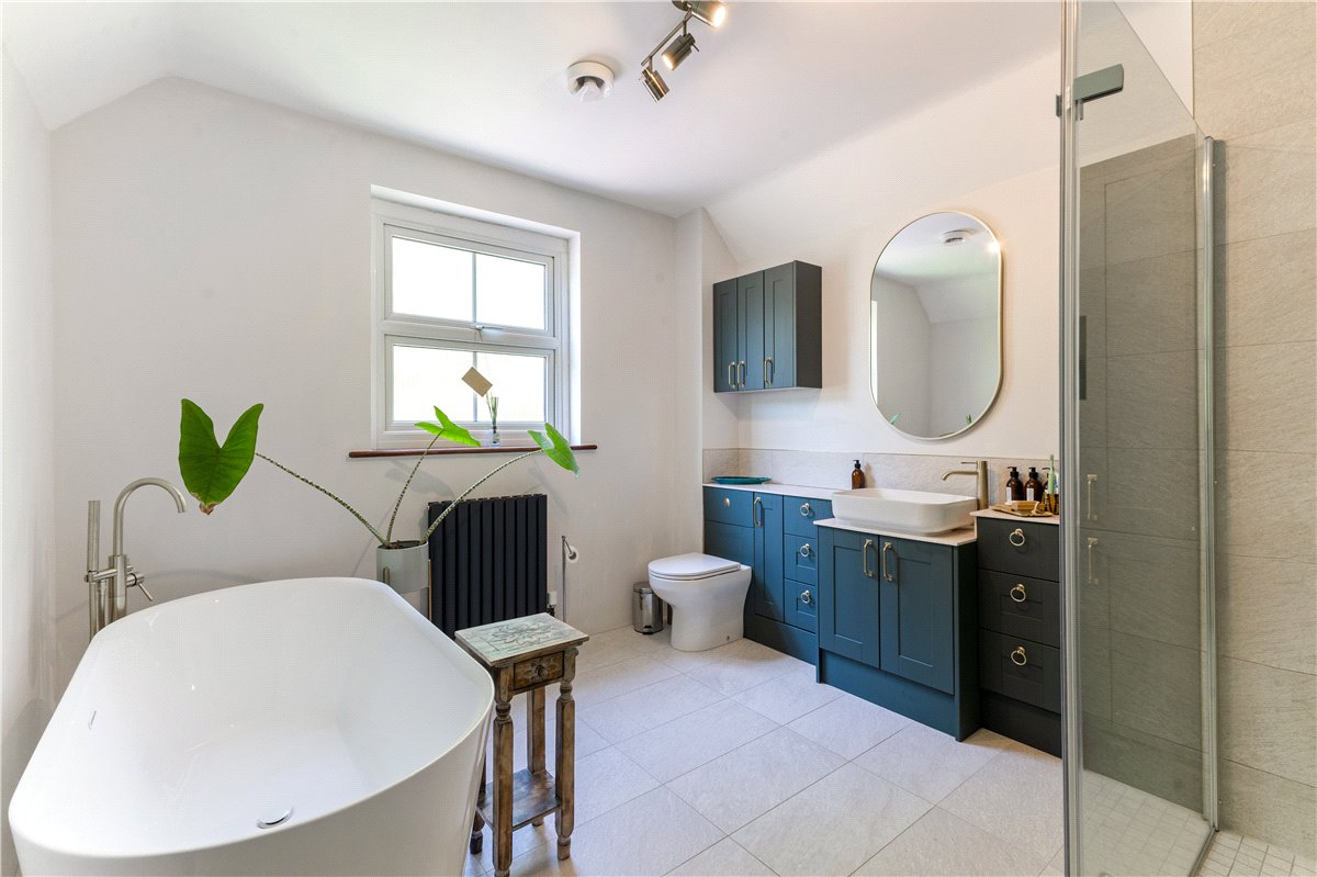 4 bedroom House, Russley Park, Baydon, SN8 - Sold, Image 6