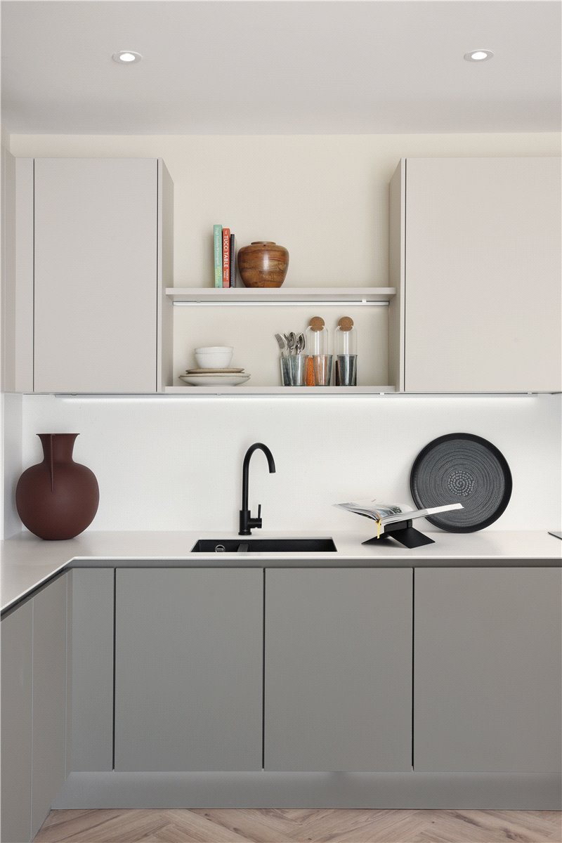 2 bedroom Flat, London Square Wandsworth Common, Springfield Drive, SW17 - Available, Image 9