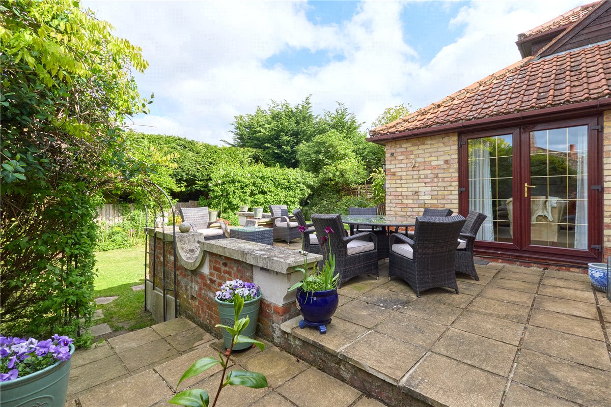 6 bedroom House, Warrington Street, Newmarket, CB8 - Available, Image 2