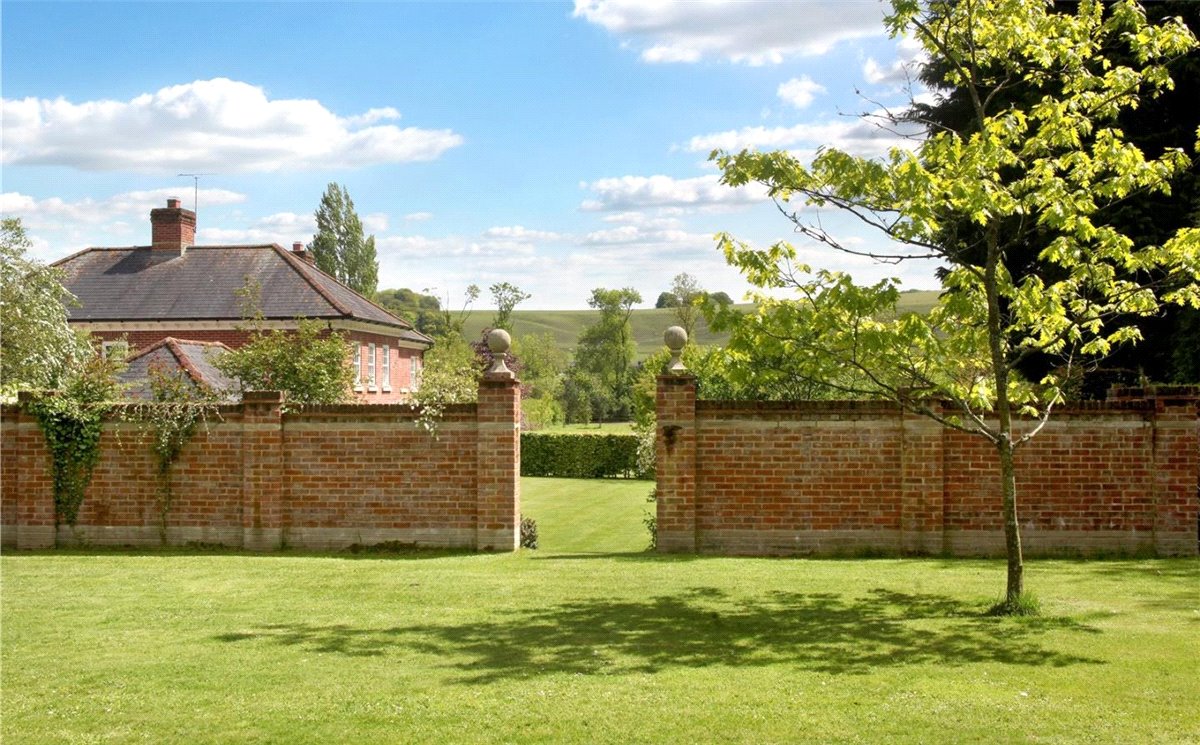 6 bedroom House, Milton Lilbourne, Pewsey, SN9 - Available, Image 9