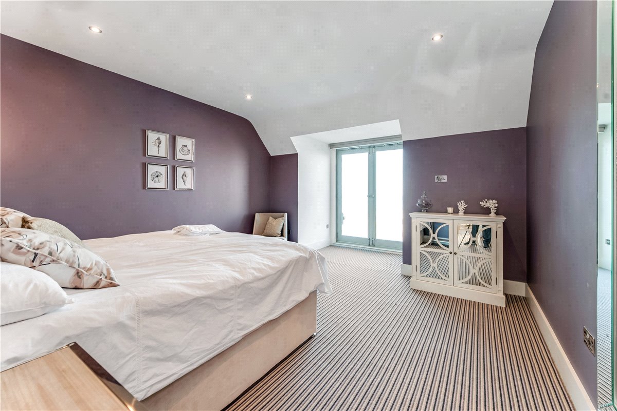 3 bedroom Flat, Farne House, 12 Crewe Street, NE68 - Available, Image 12