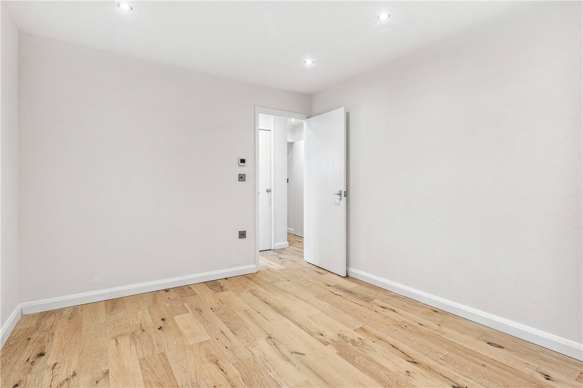 1 bedroom Flat, College Gardens, London, SW17 - Sold, Image 6