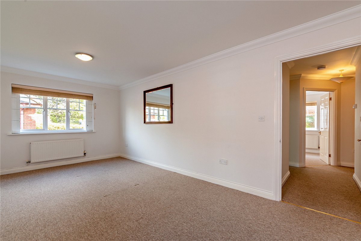 2 bedroom Flat, Newtown Road, Newbury, RG14 - Available, Image 5