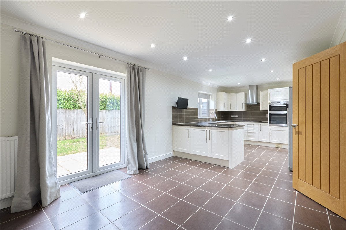 3 bedroom Bungalow, High Street, Waterbeach, CB25 - Available, Image 12