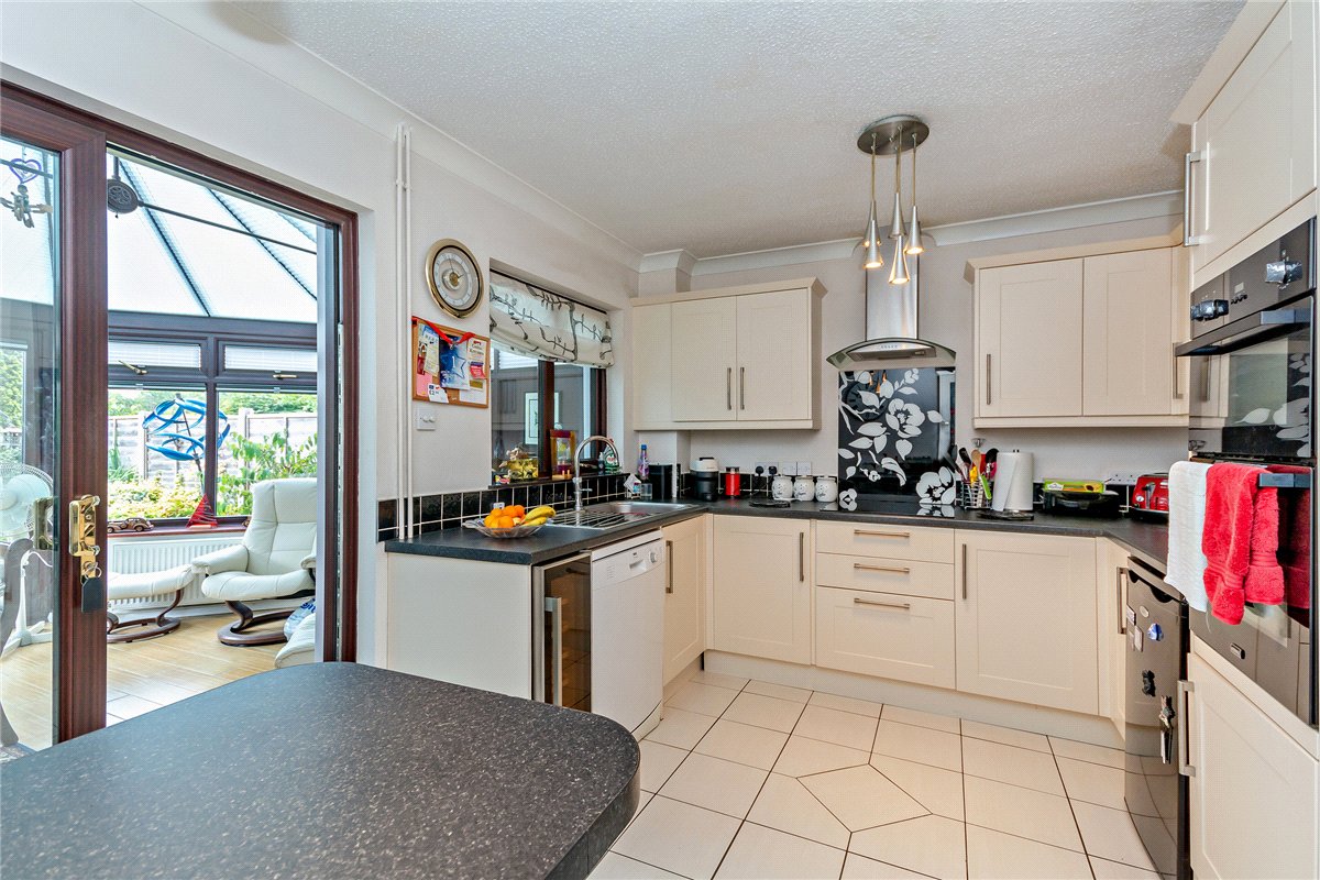 3 bedroom House, Billington Way, Thatcham, RG18 - Available, Image 5