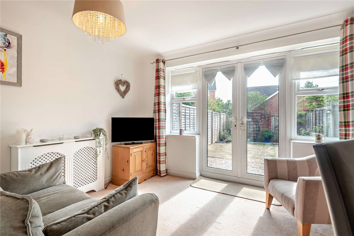 3 bedroom House, Urquhart Road, Thatcham, RG19 - Available, Image 5