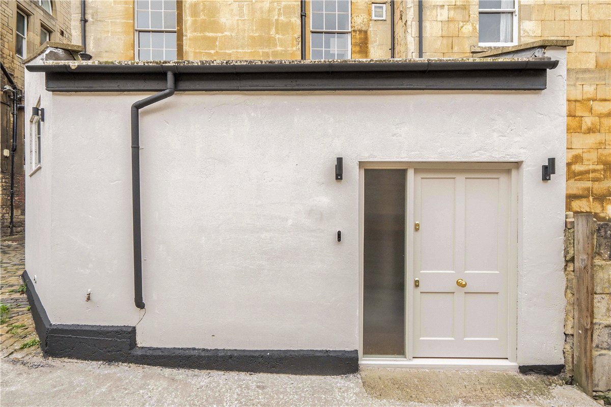 4 bedroom Maisonette, Walcot Street, Bath, BA1 - Available, Image 1