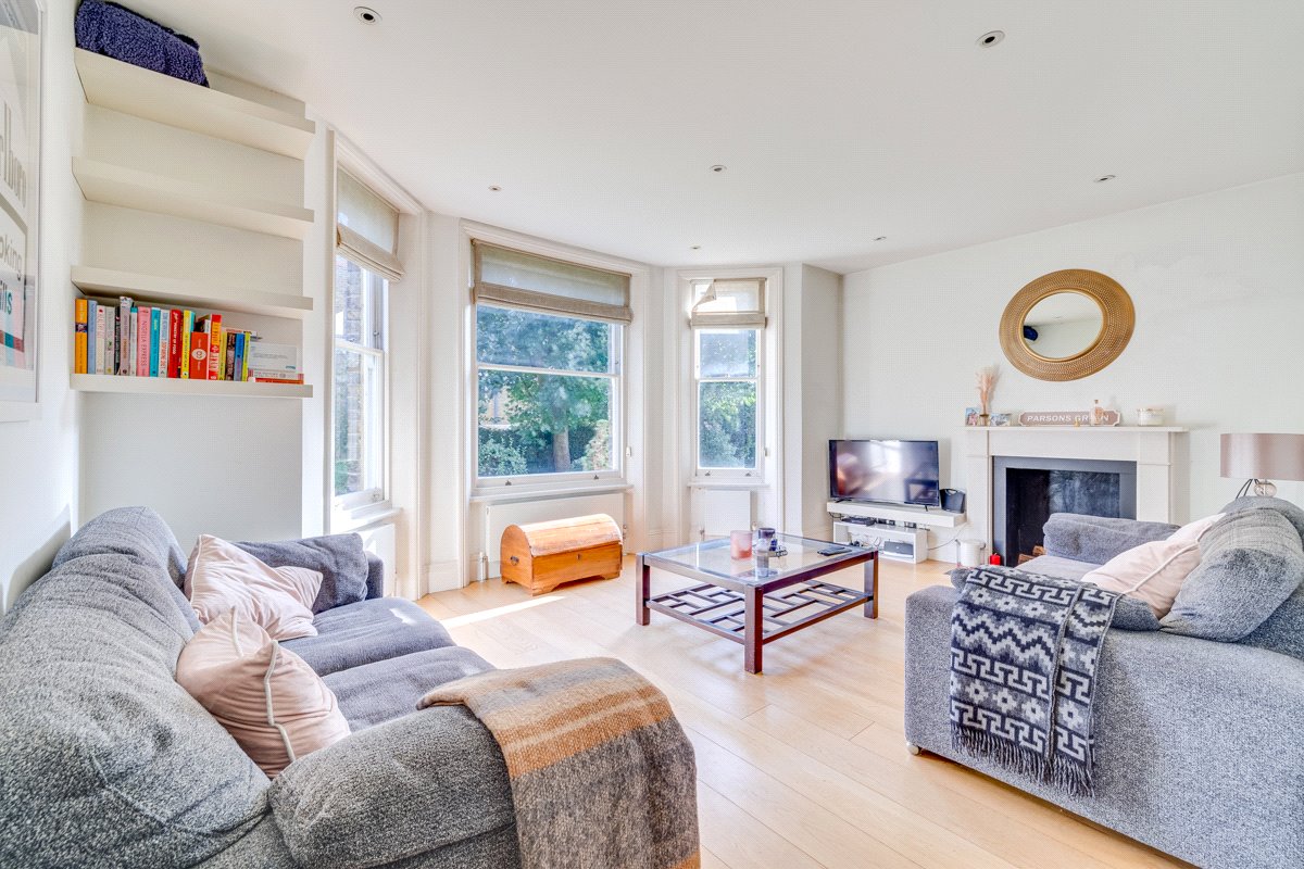 3 bedroom Flat, Drive Mansions, Fulham Road, SW6 - Let Agreed