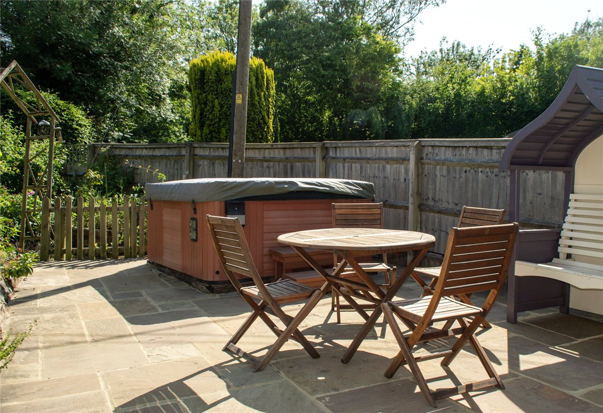 4 bedroom Cottage, Newbury Road, Wickham, RG20 - Available, Image 16