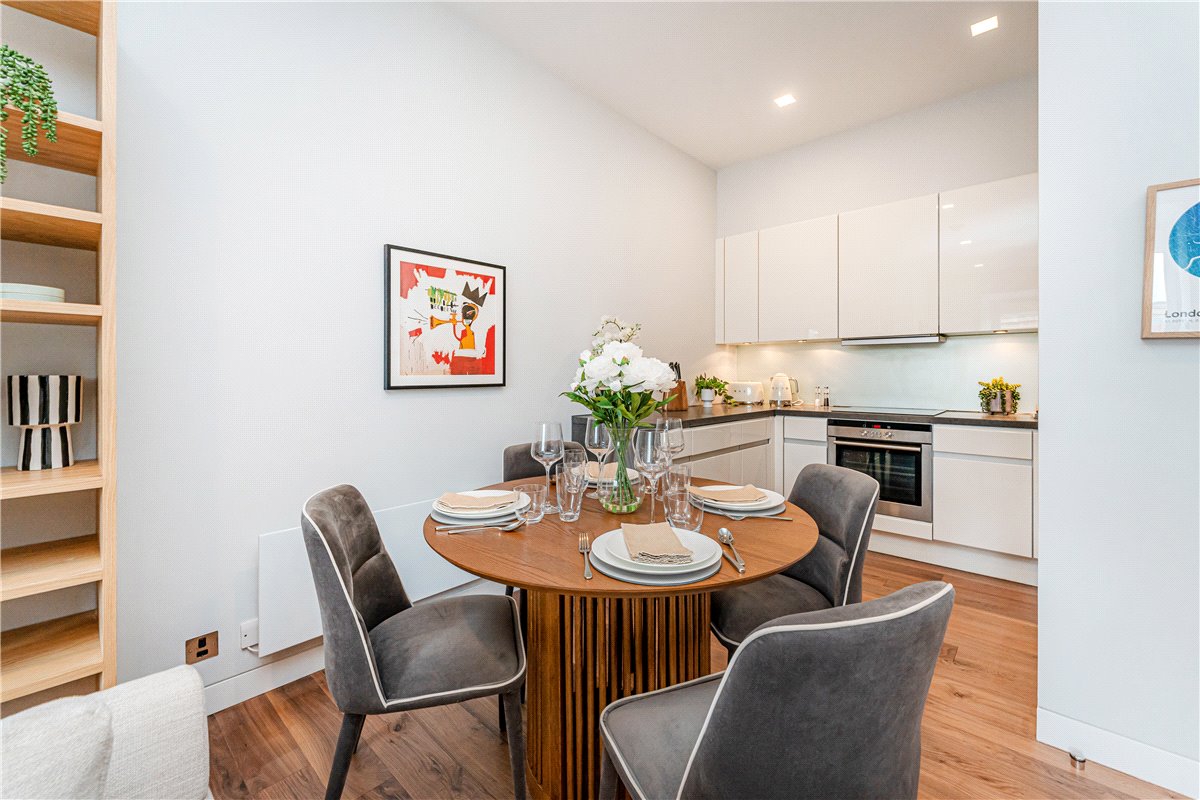 2 bedroom Flat, Market Place, Soho, W1W - Available, Image 12