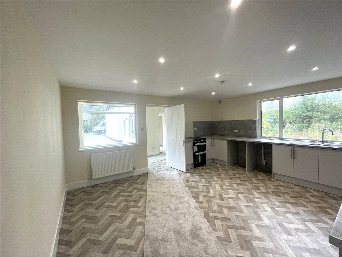 4 bedroom Bungalow, Retford Road, Walesby, NG22 - Available, Image 2