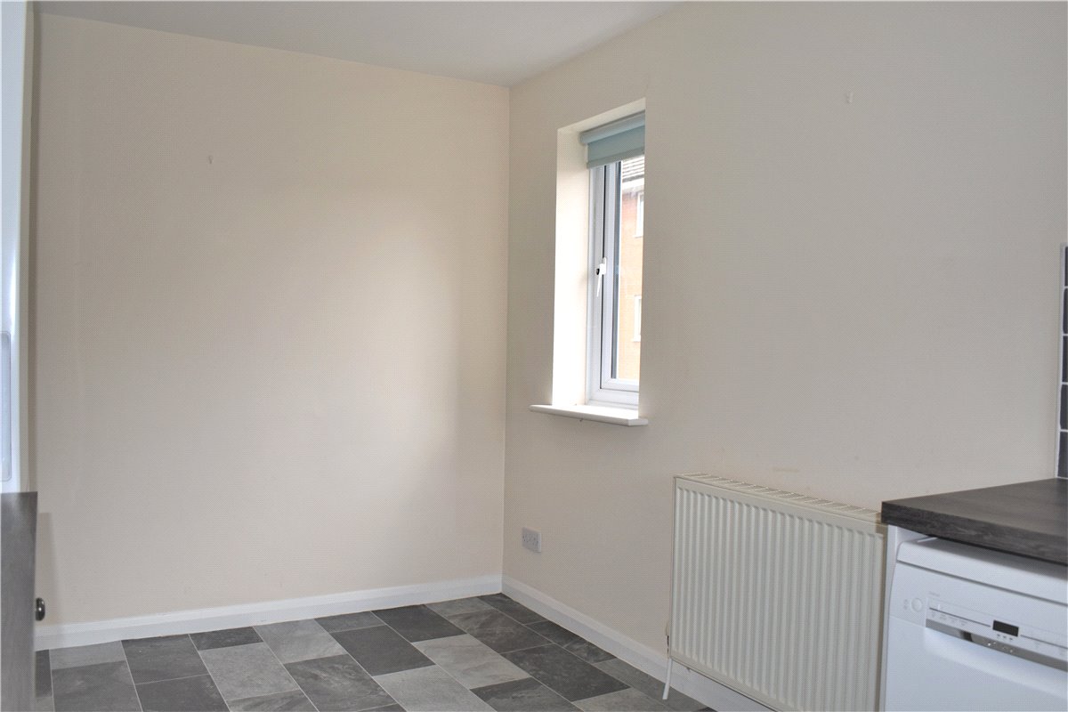 2 bedroom Flat, Oddfellows Road, Newbury, RG14 - Let Agreed, Image 2