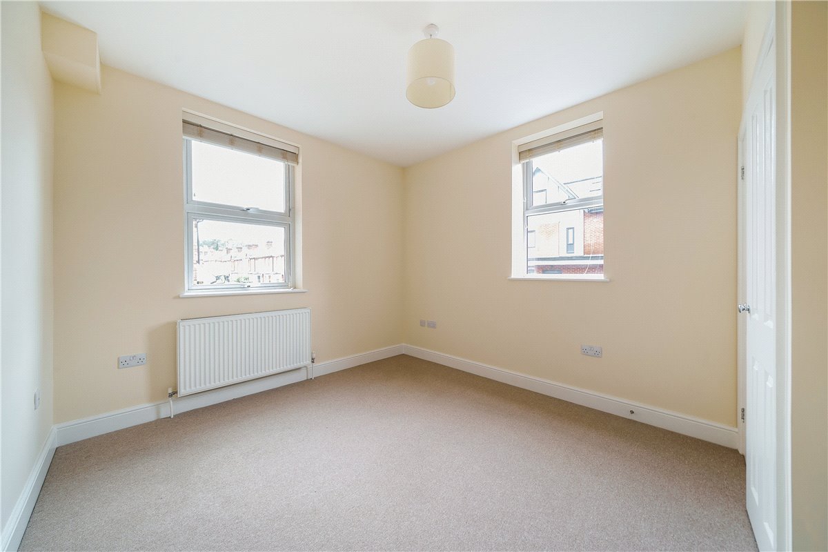 2 bedroom Flat, Stockbridge Road, Winchester, SO22 - Sold, Image 3