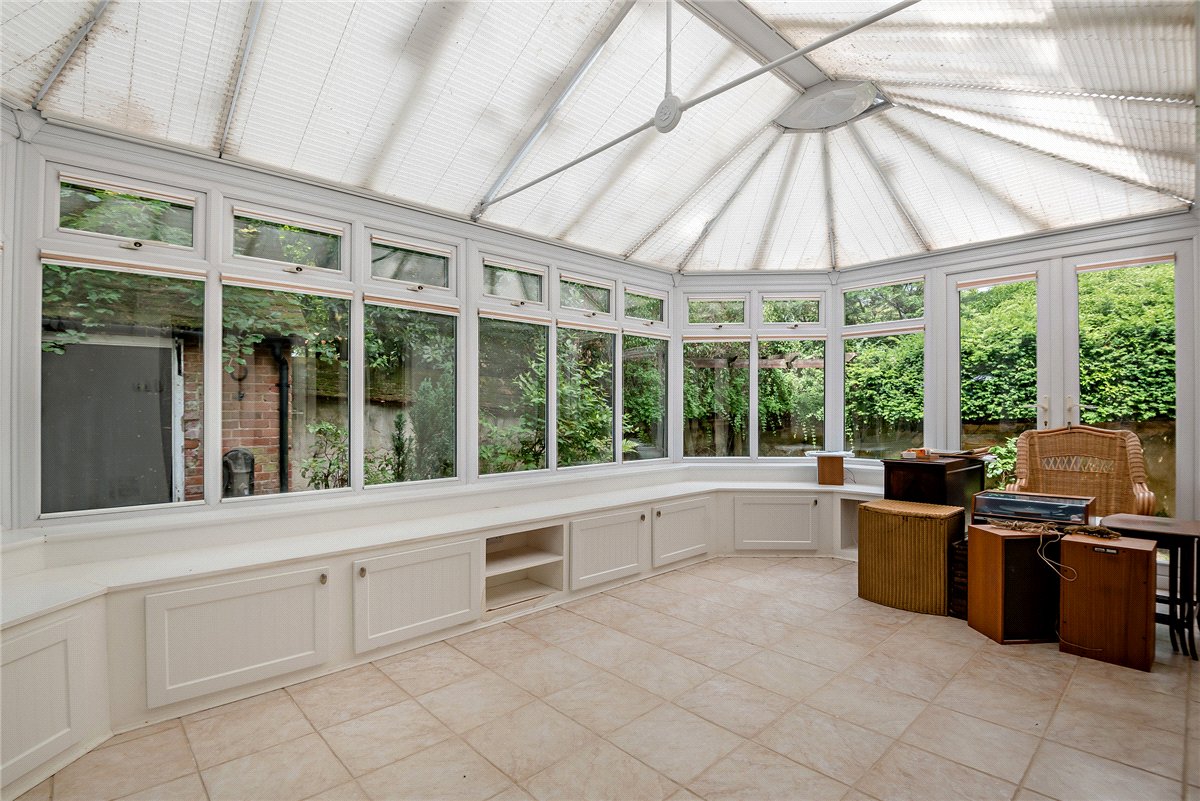 3 bedroom Bungalow, Stockbridge Road, Winchester, SO22 - Available, Image 5