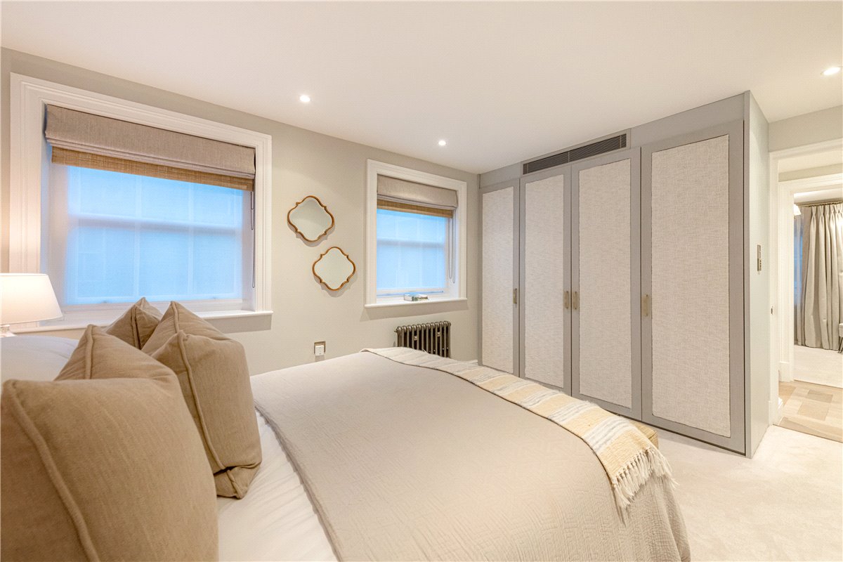 3 bedroom Maisonette, Shepherd Street, Mayfair, W1J - Available, Image 3